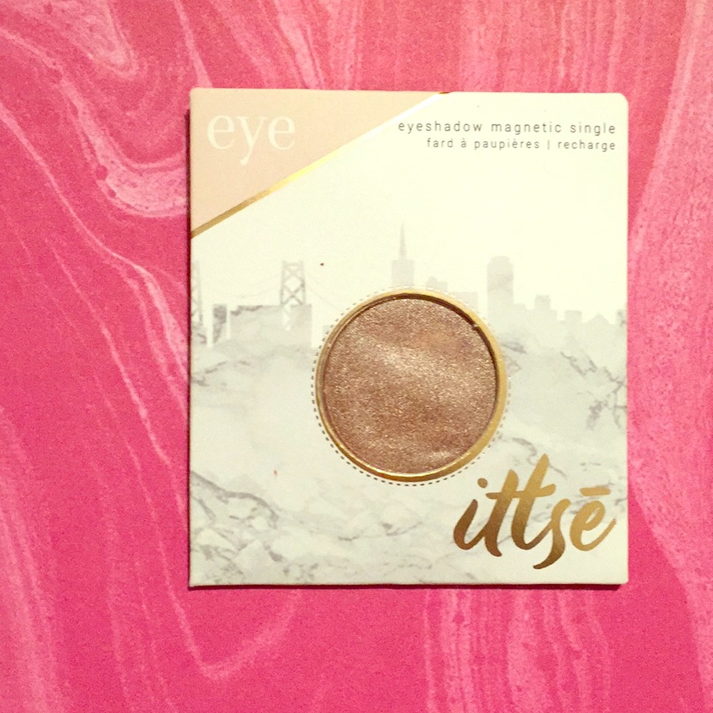Ittse eyeshadow in Metamorphosis